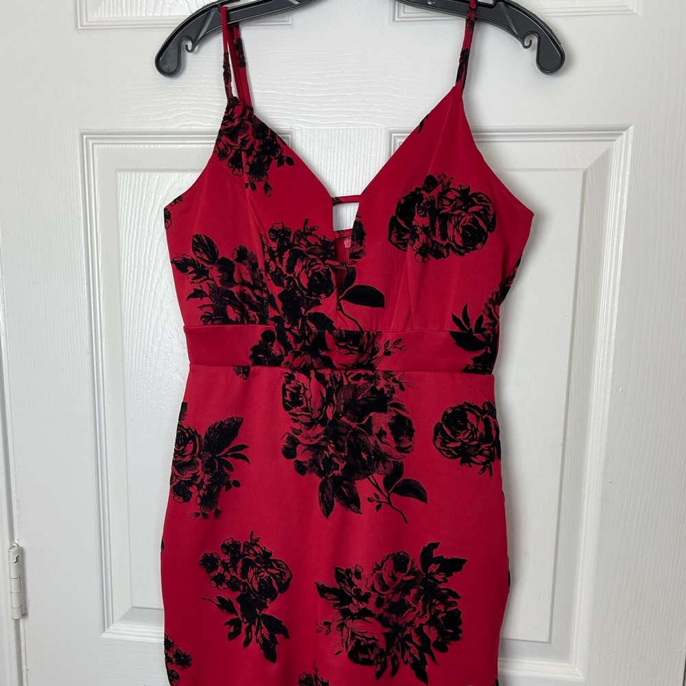 Spaghetti strap red and black flower dress